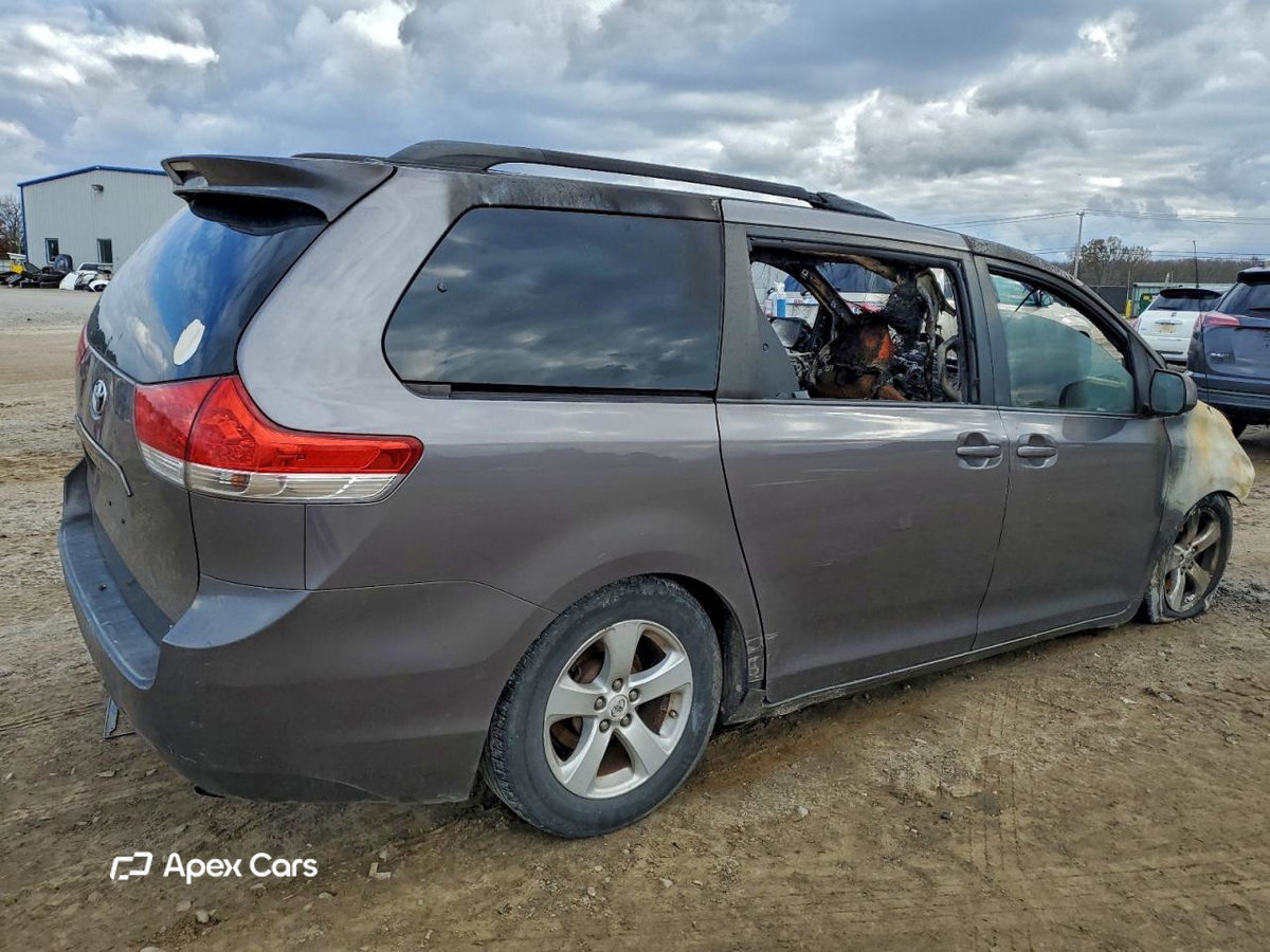 Toyota Sienna 2011