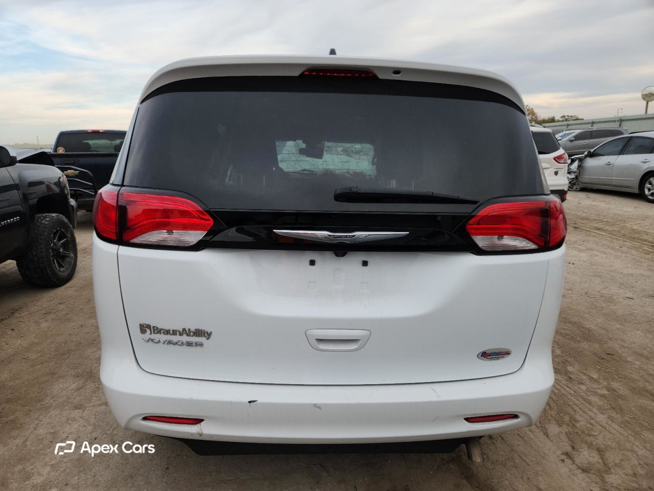 Chrysler Voyager 2023