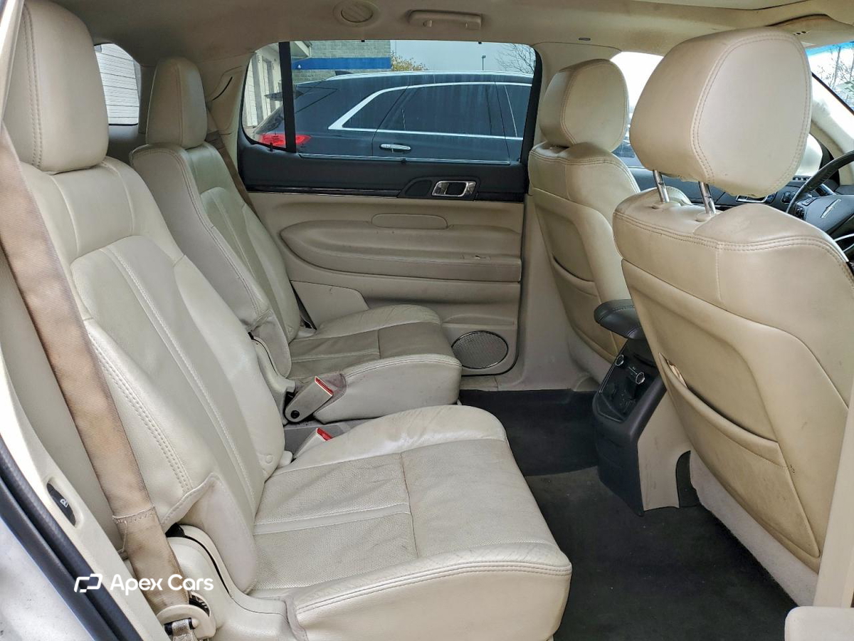 Lincoln MKT 2013