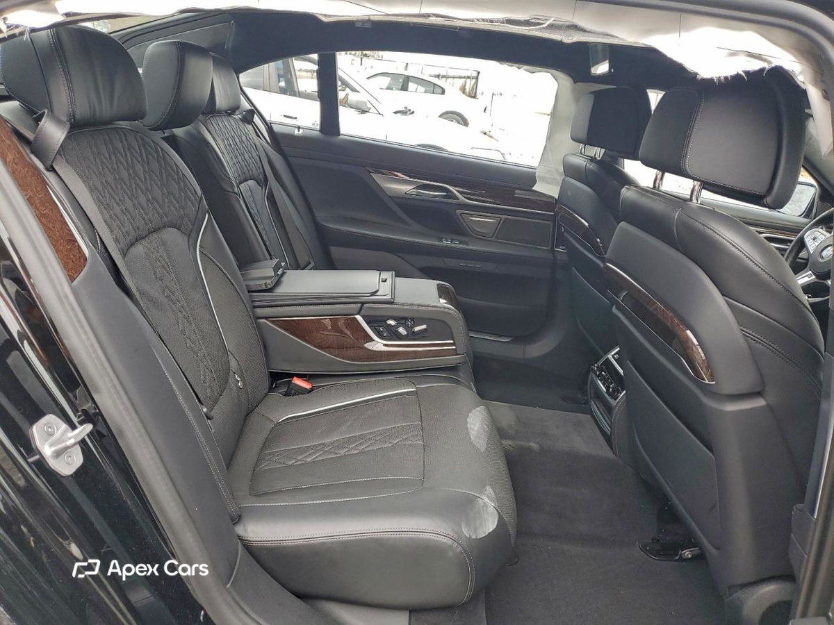 BMW Series 7 2021