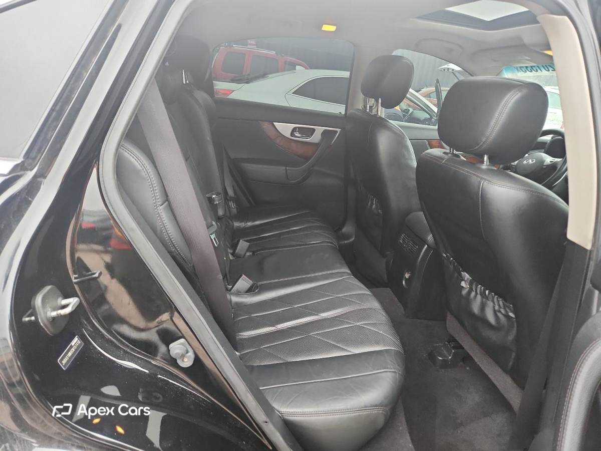Infiniti FX 2012
