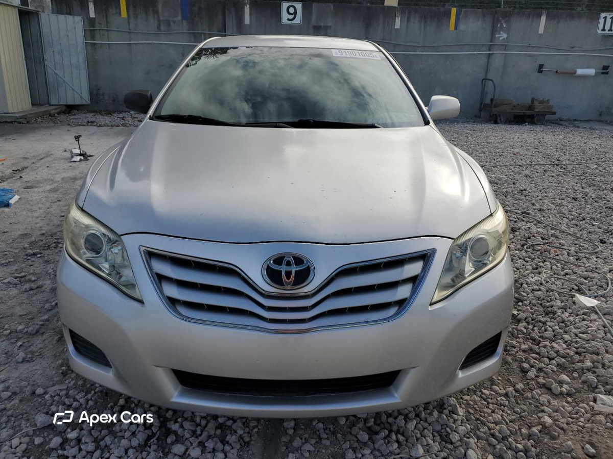 Toyota Camry 2011