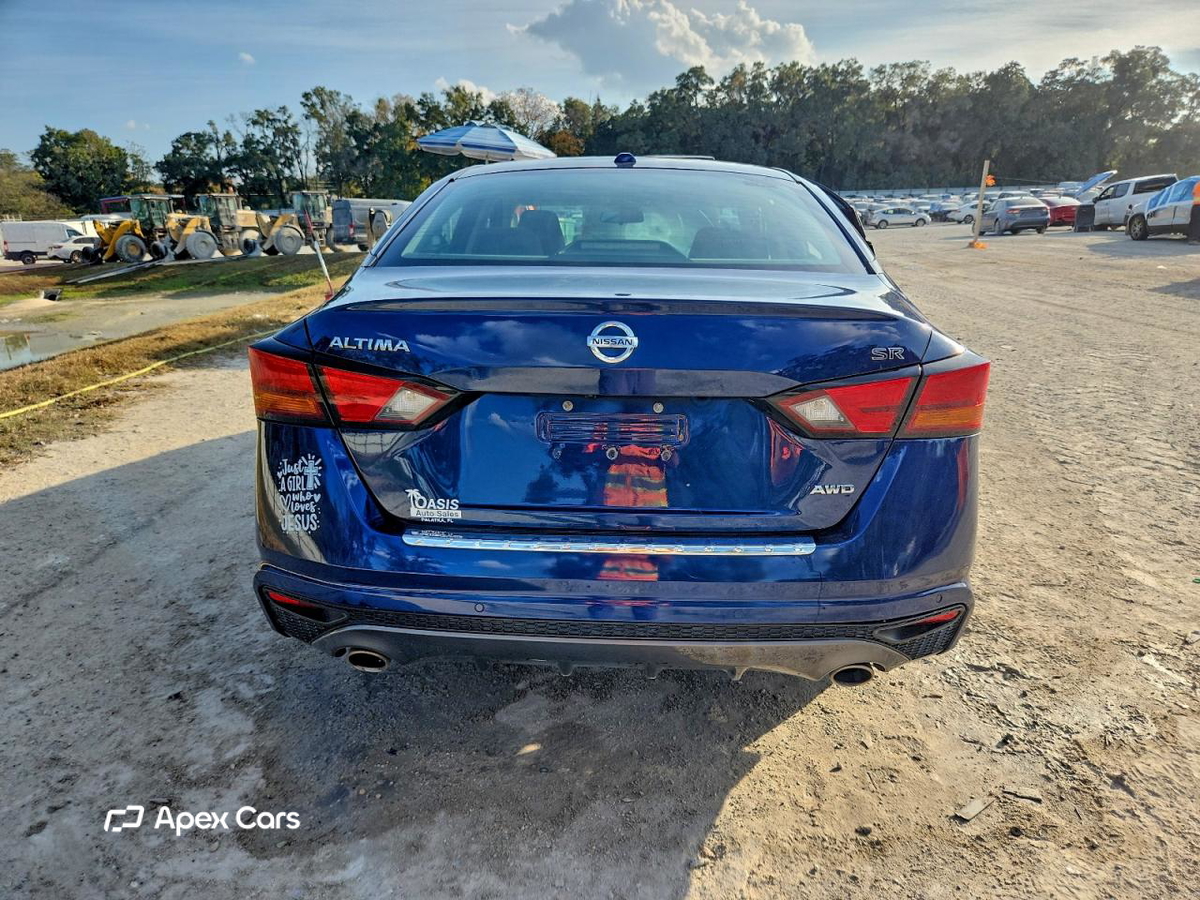 Nissan Altima 2021