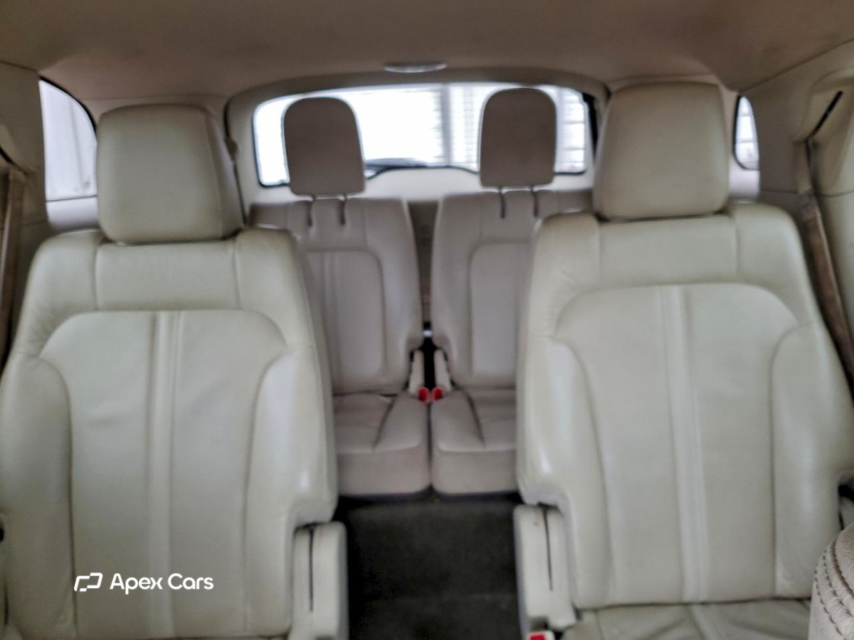 Lincoln MKT 2013