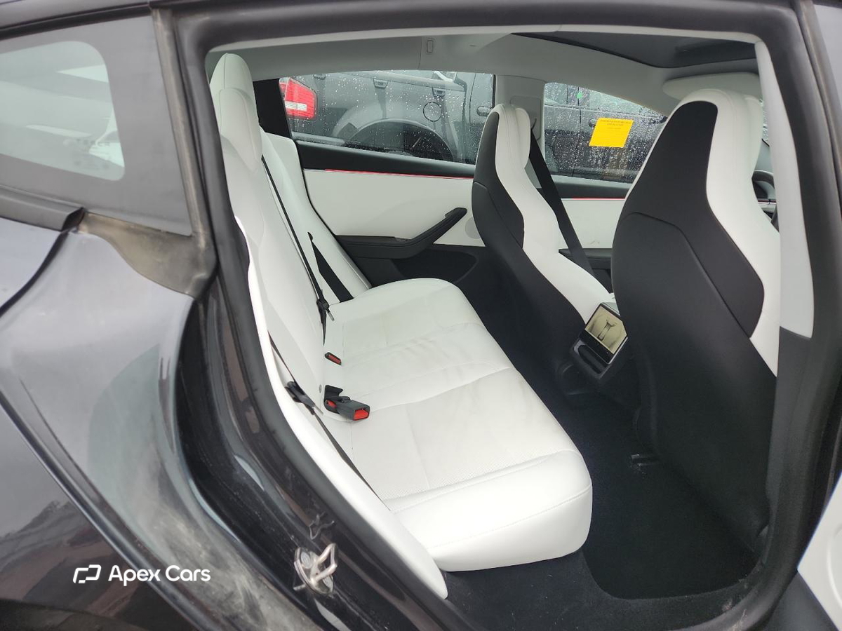 Tesla Model 3 2024