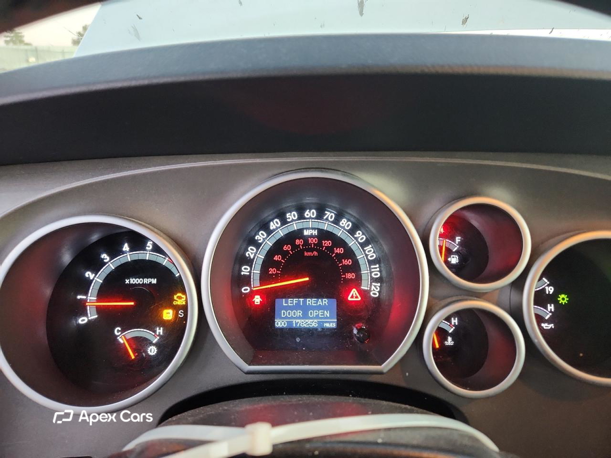 Toyota Sequoia 2015