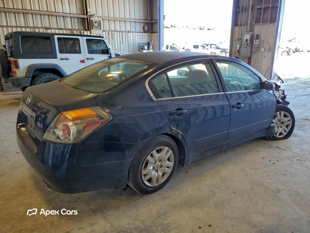 Nissan Altima 2011