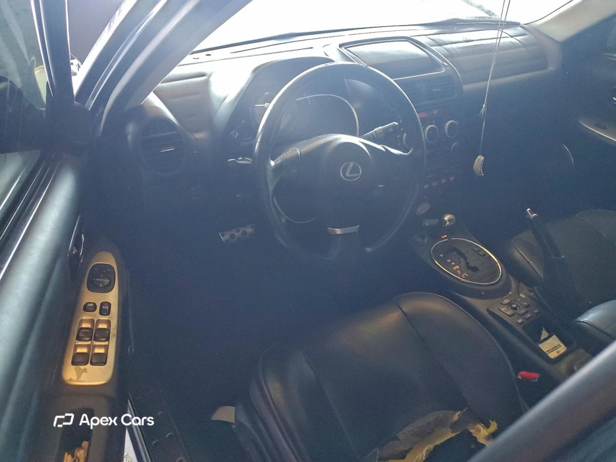 Lexus IS 2005