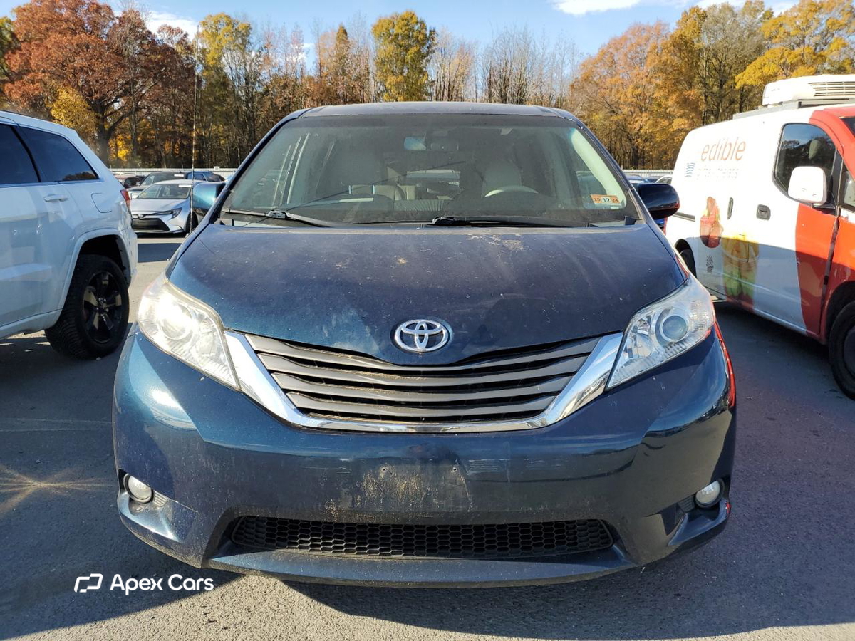 Toyota Sienna 2011
