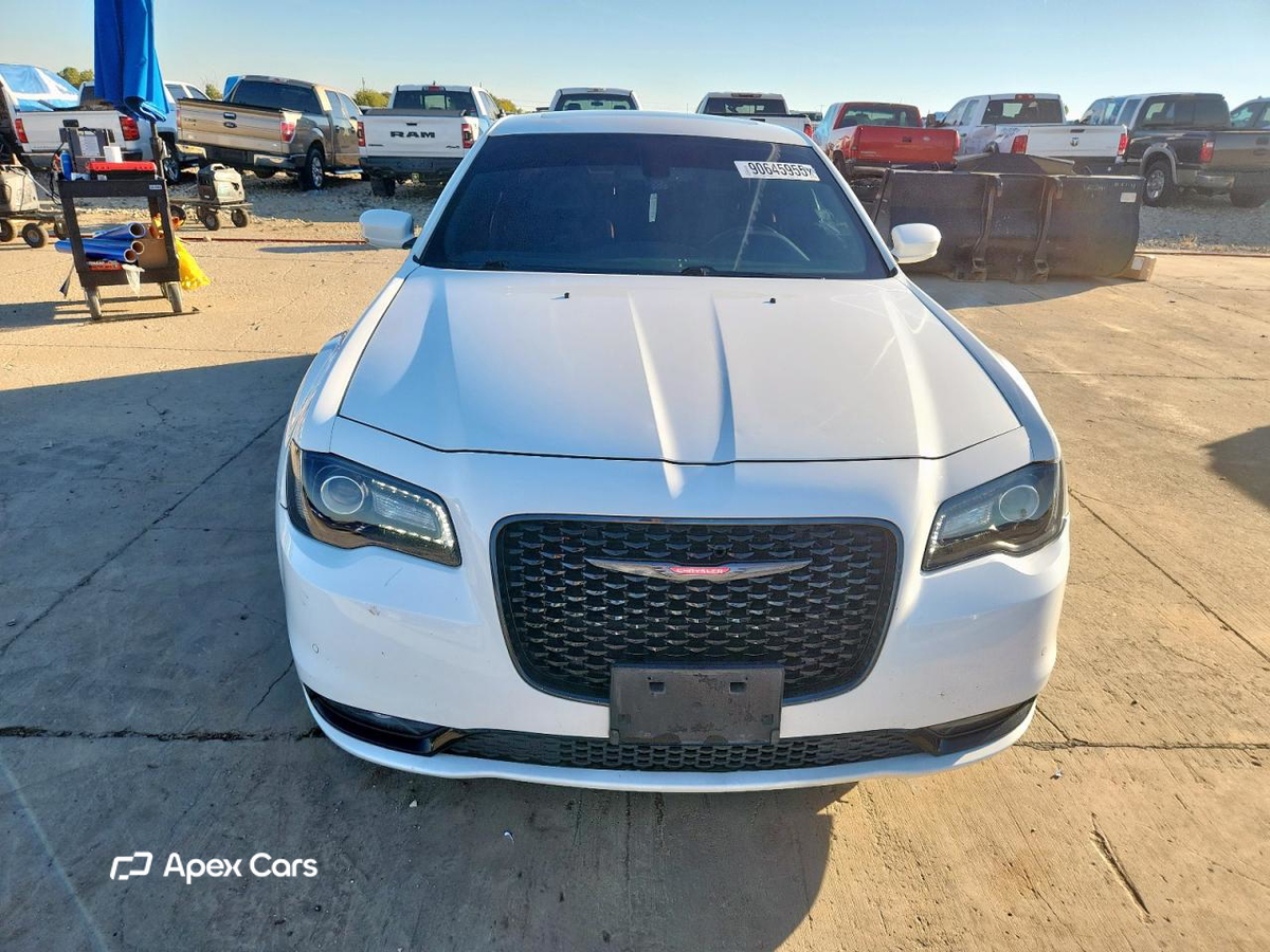 Chrysler 300 2021