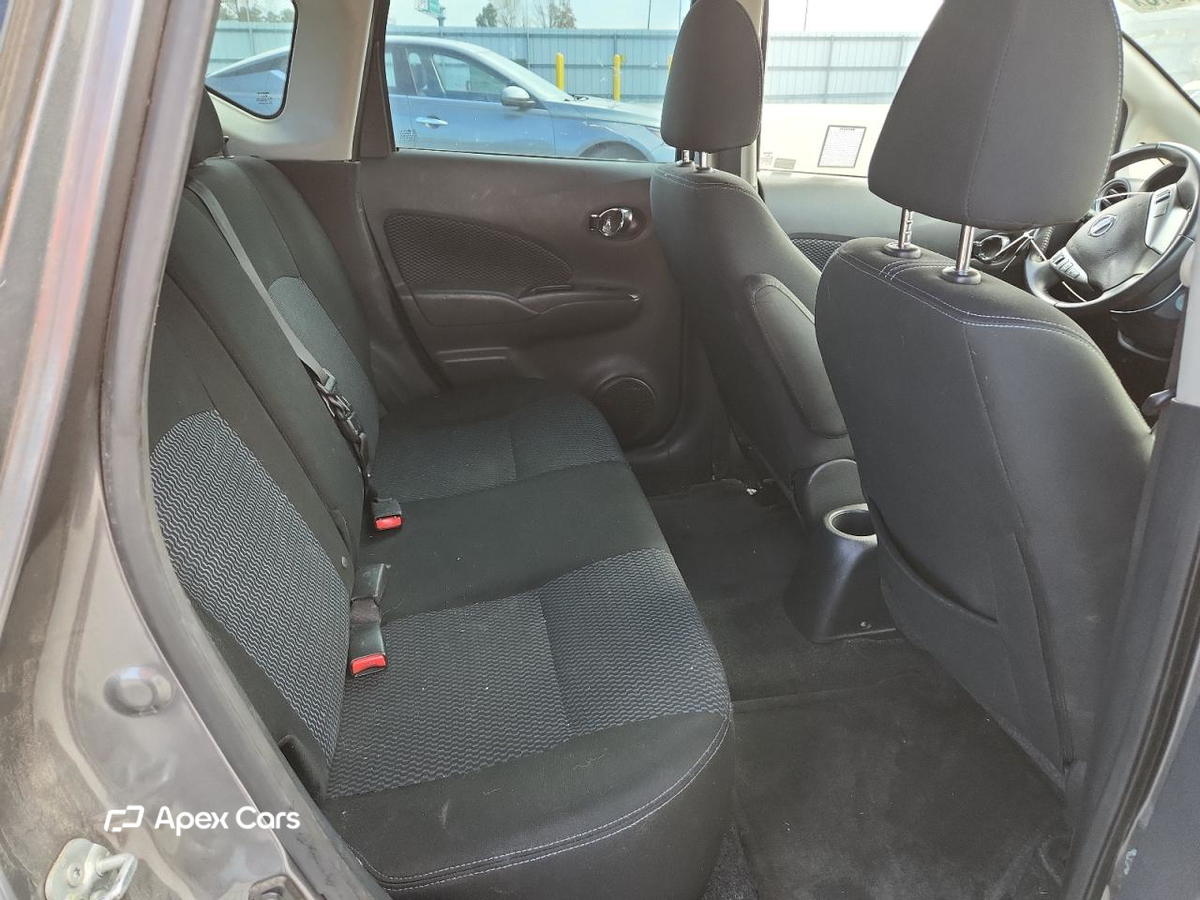 Nissan Versa 2016