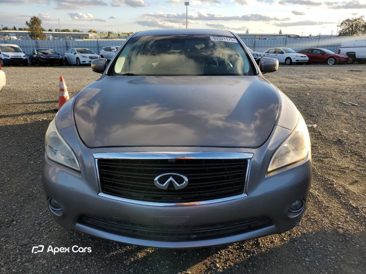 Infiniti M 2012