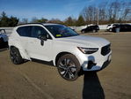 Volvo XC40 2025