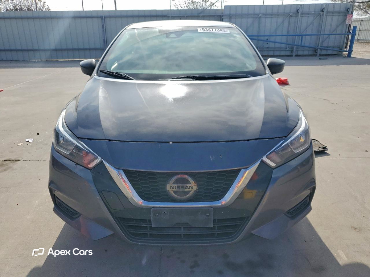 Nissan Versa 2021