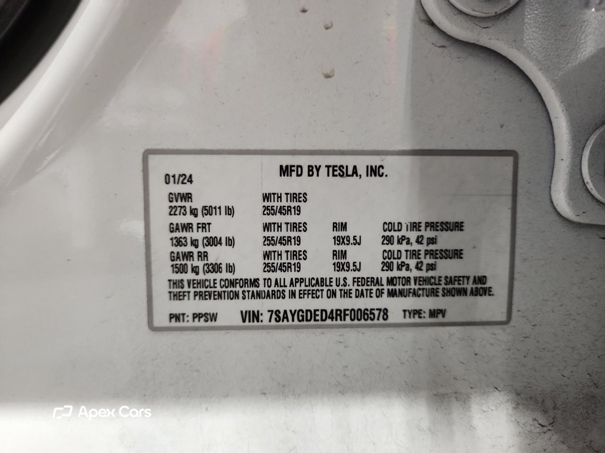 Tesla Model Y 2024