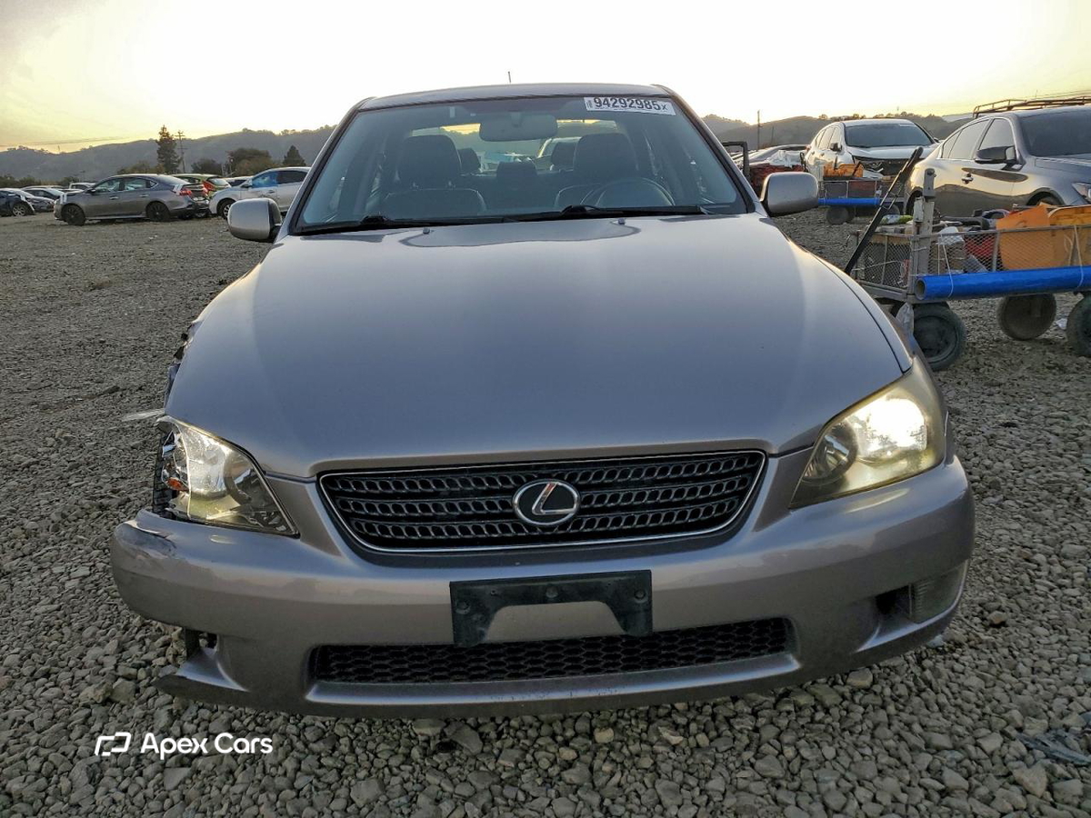 Lexus IS 2004
