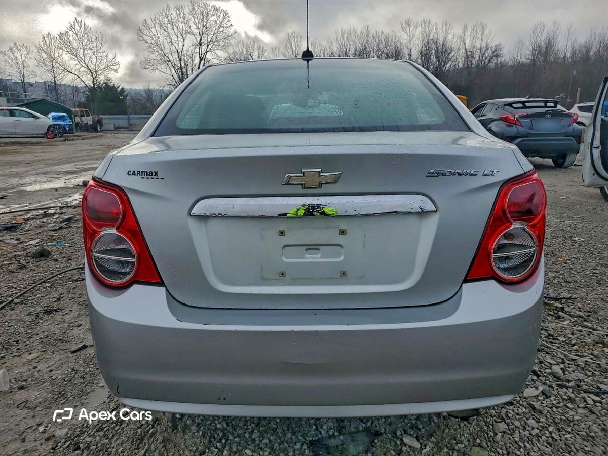 Chevrolet Sonic 2015