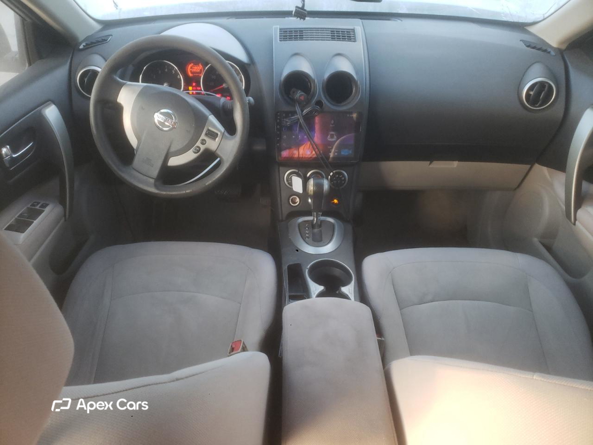 Nissan Rogue 2010