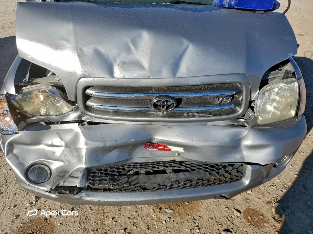Toyota Sequoia 2004
