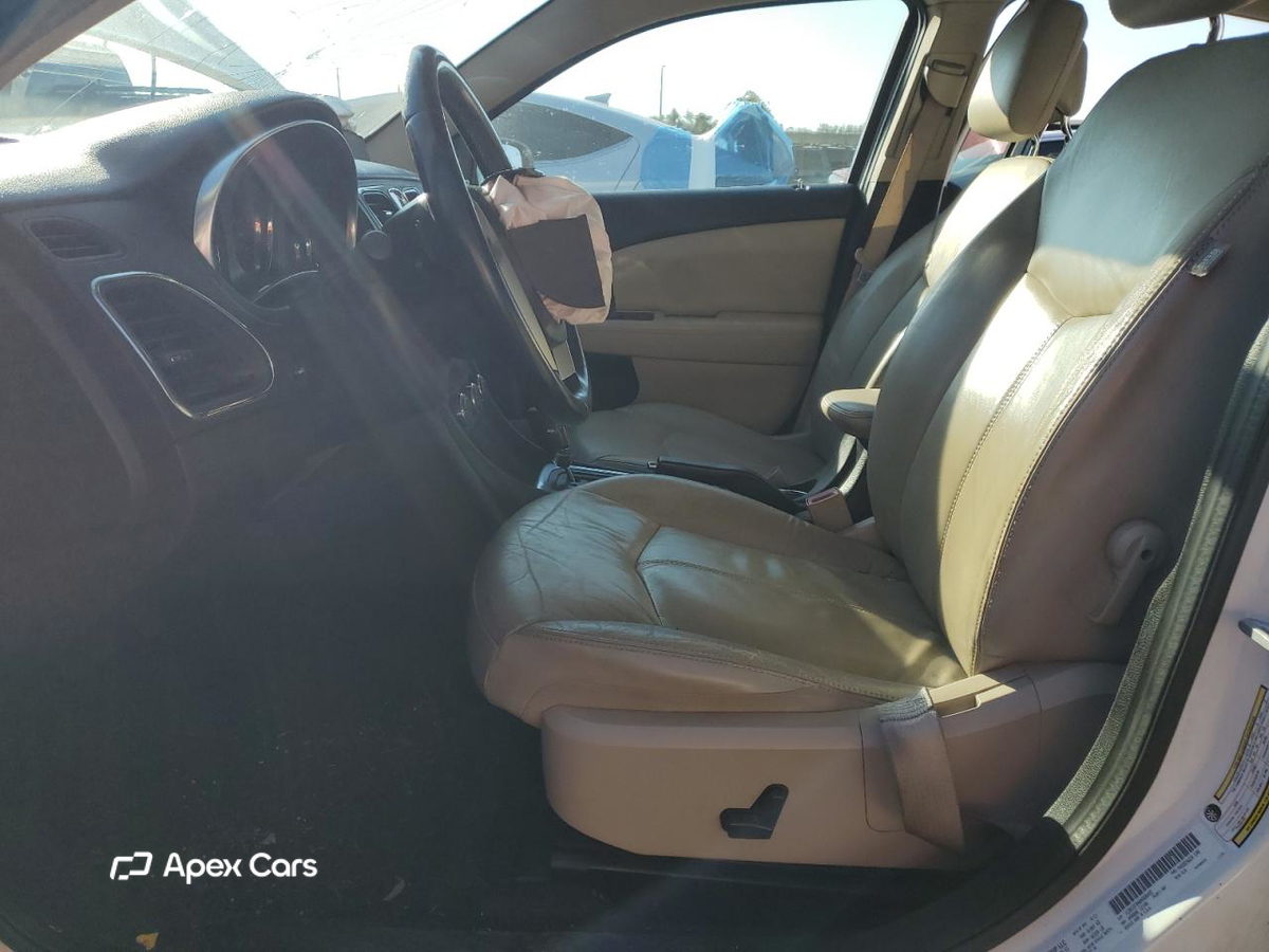 Chrysler 200 2011