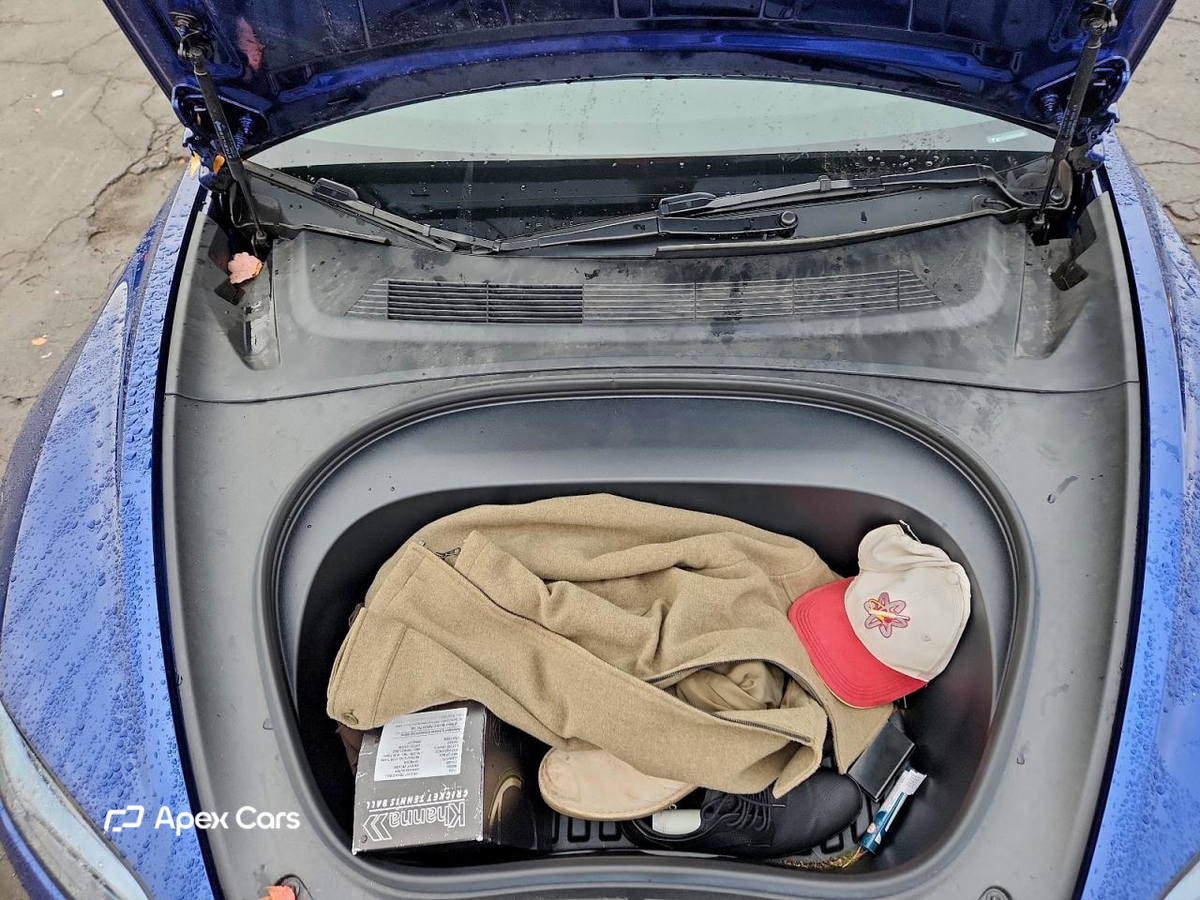 Tesla Model 3 2025