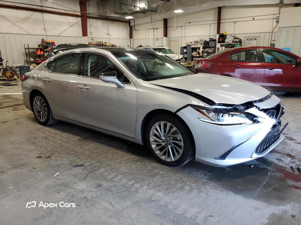 Lexus ES 2019