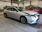 Lexus ES 2019