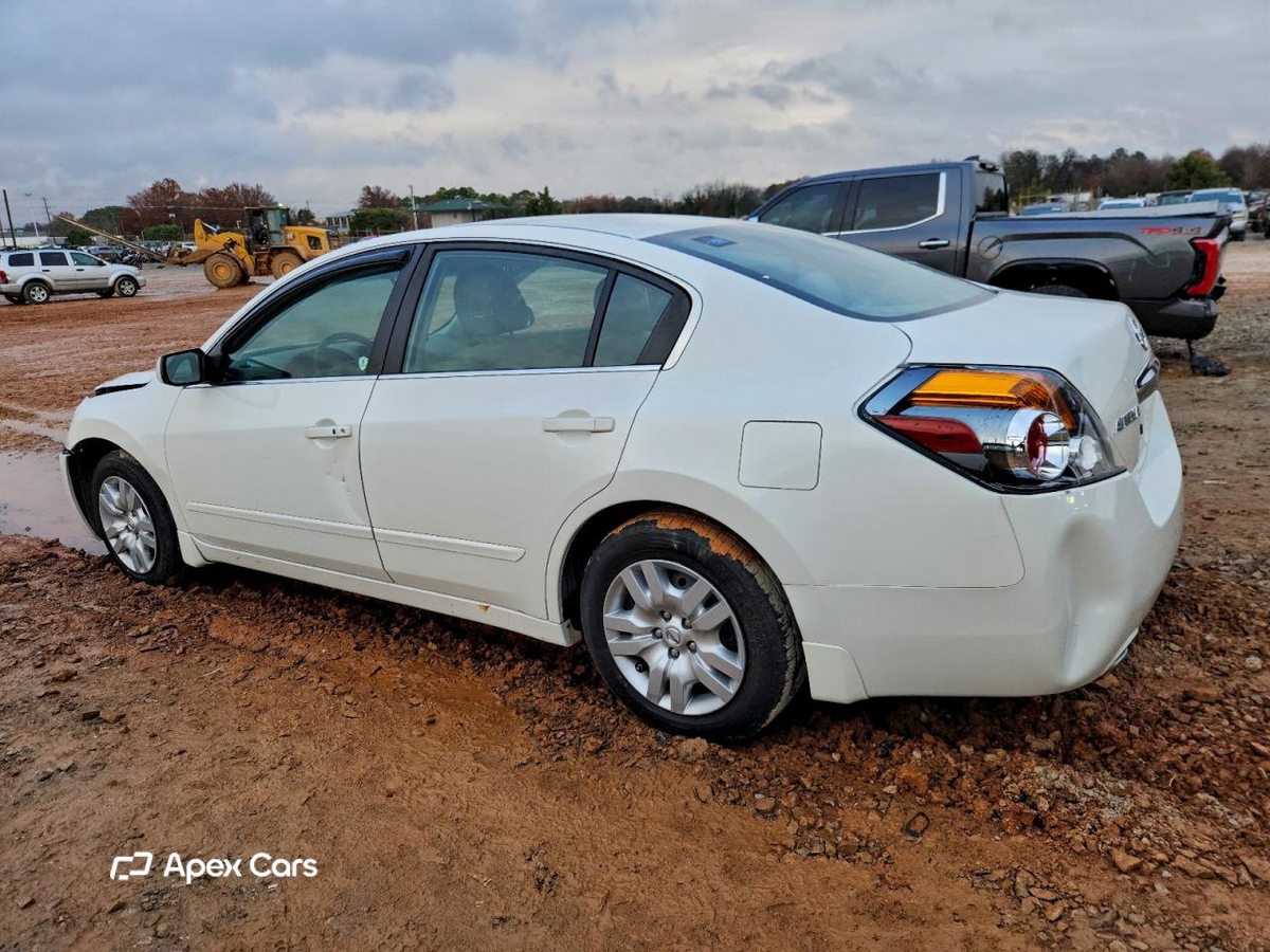 Nissan Altima 2012