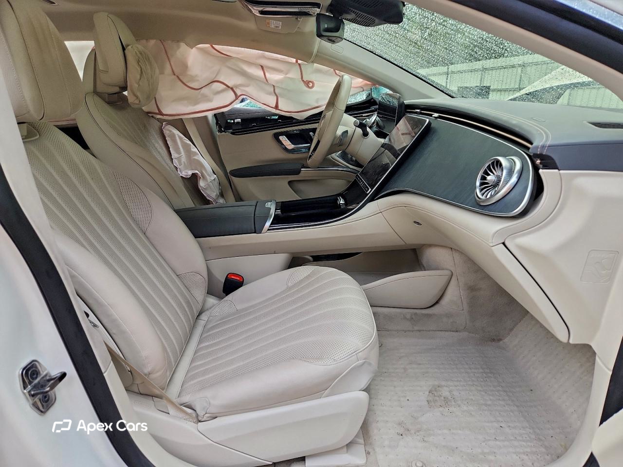 Mercedes-Benz  2022