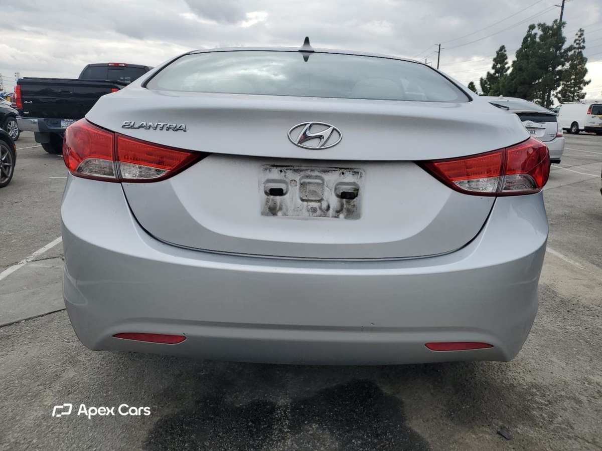 Hyundai Elantra 2013