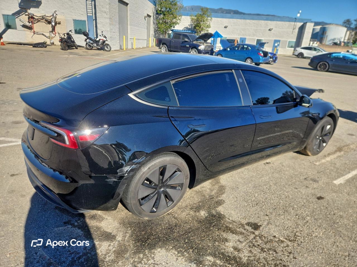 Tesla Model 3 2024