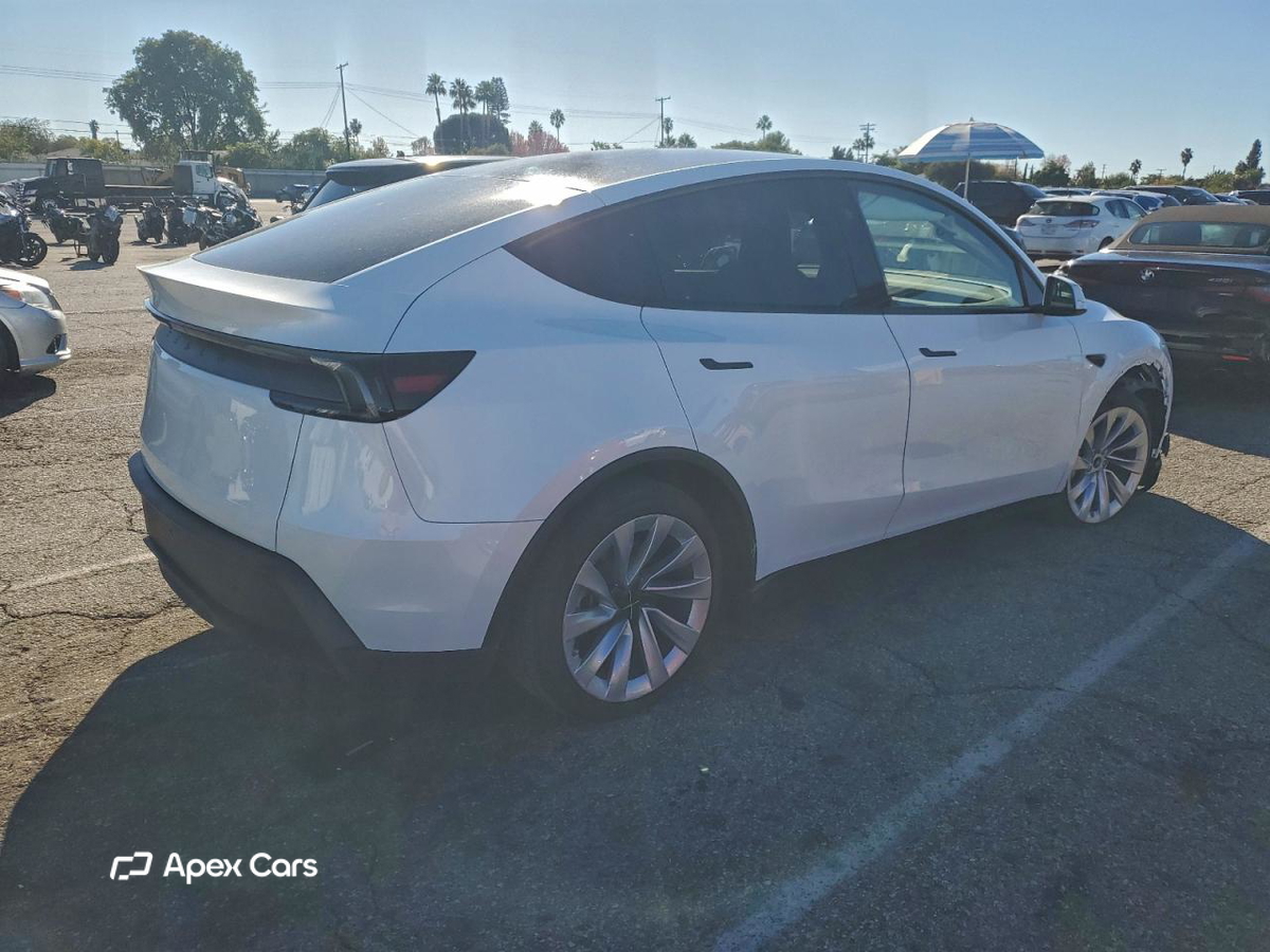 Tesla Model Y 2026
