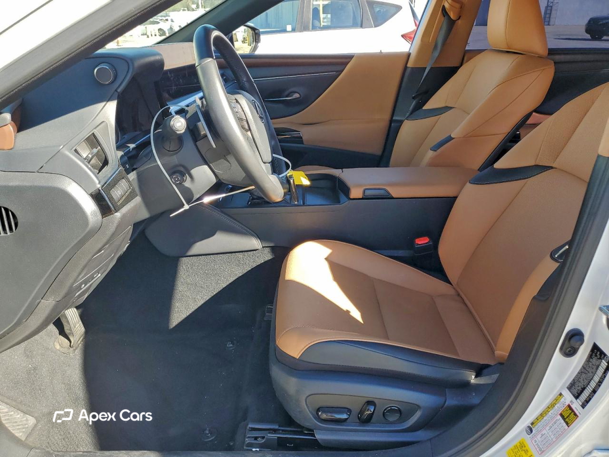 Lexus ES 2024