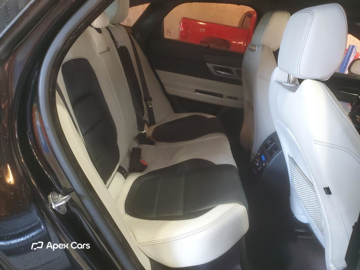 Jaguar XF 2016