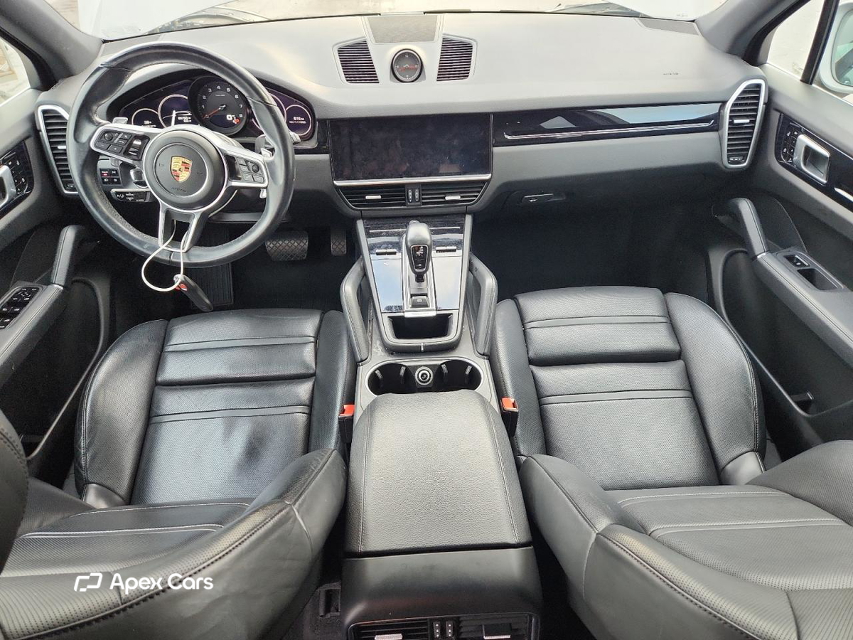Porsche Cayenne 2021