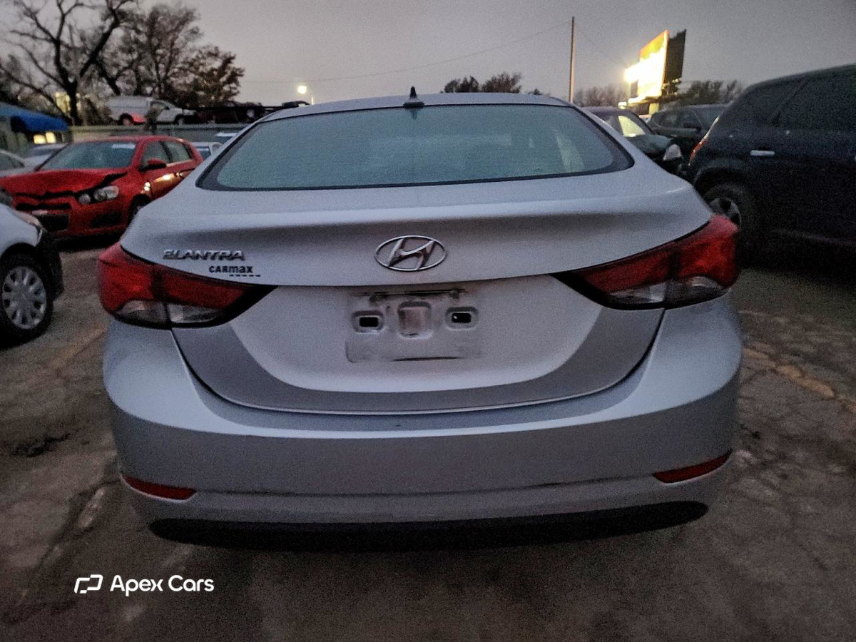 Hyundai Elantra 2016