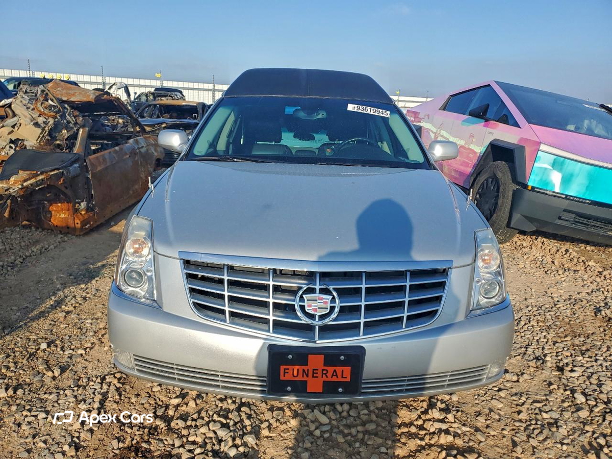 Cadillac  2011