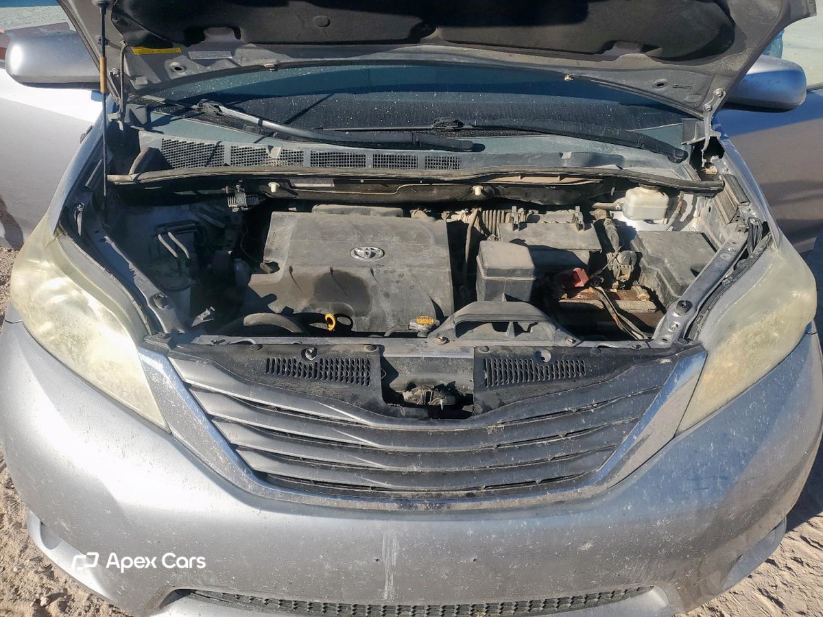 Toyota Sienna 2012