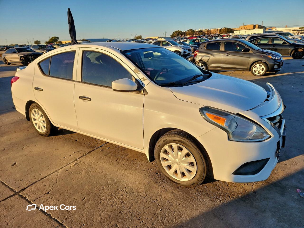 Nissan Versa 2017