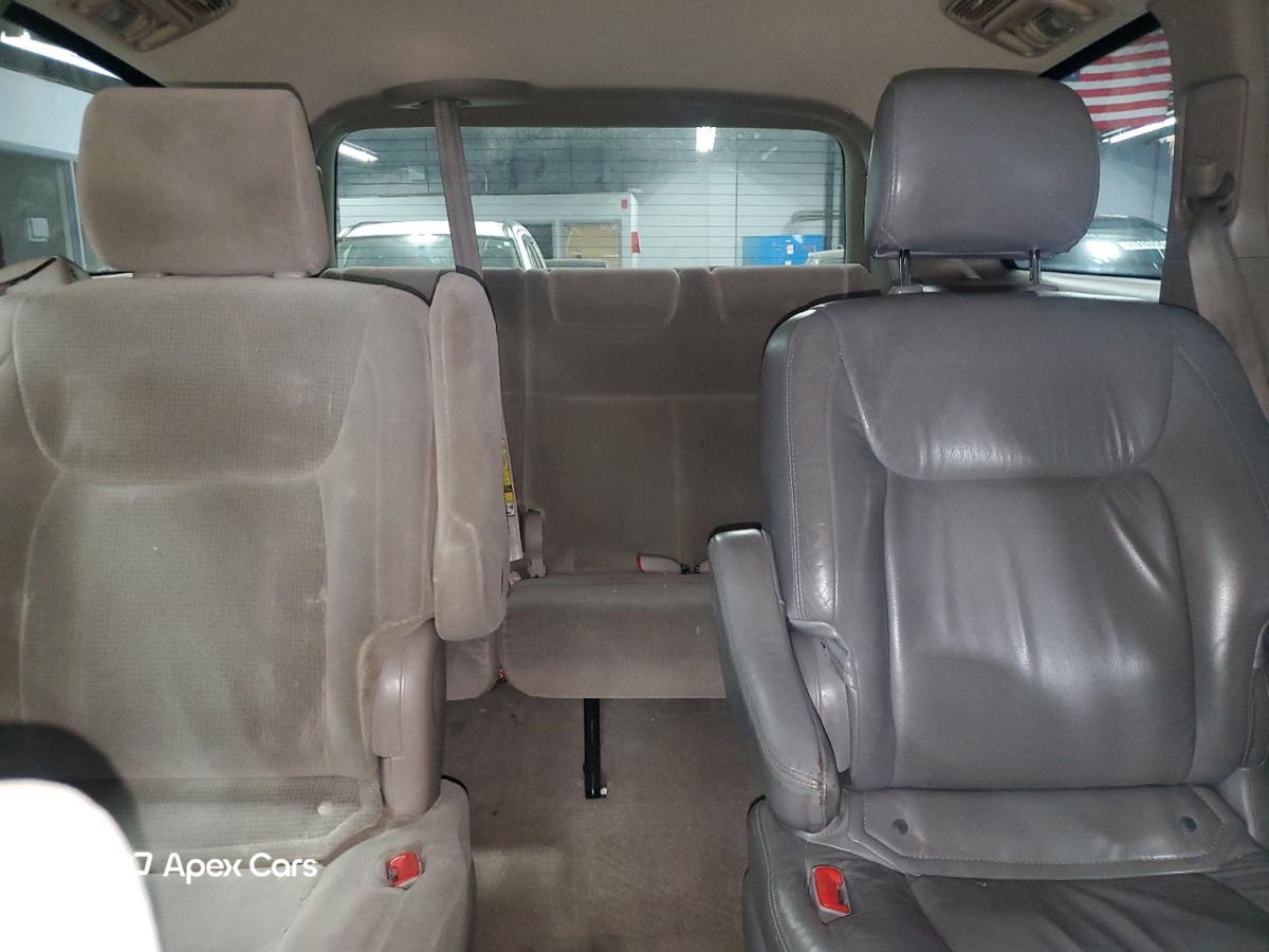 Toyota Sienna 2005