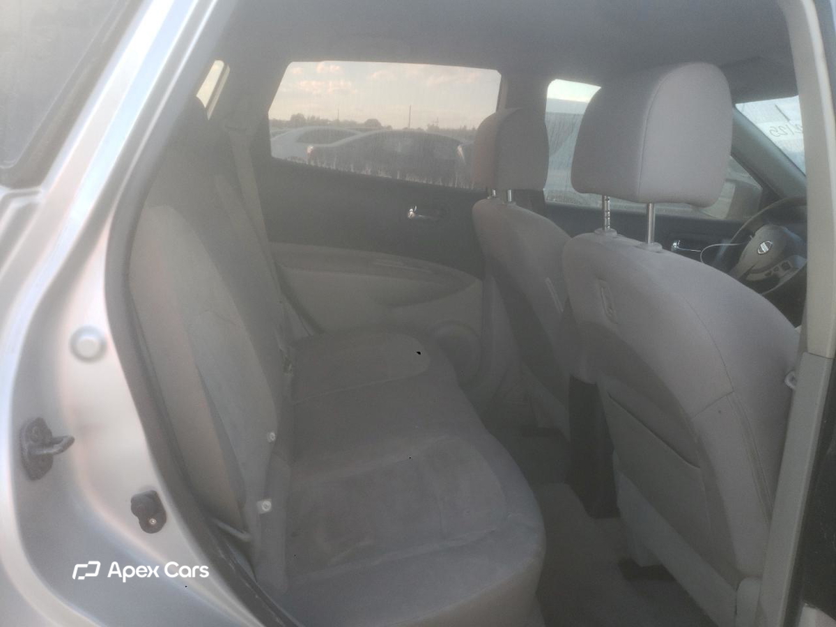 Nissan Rogue 2010