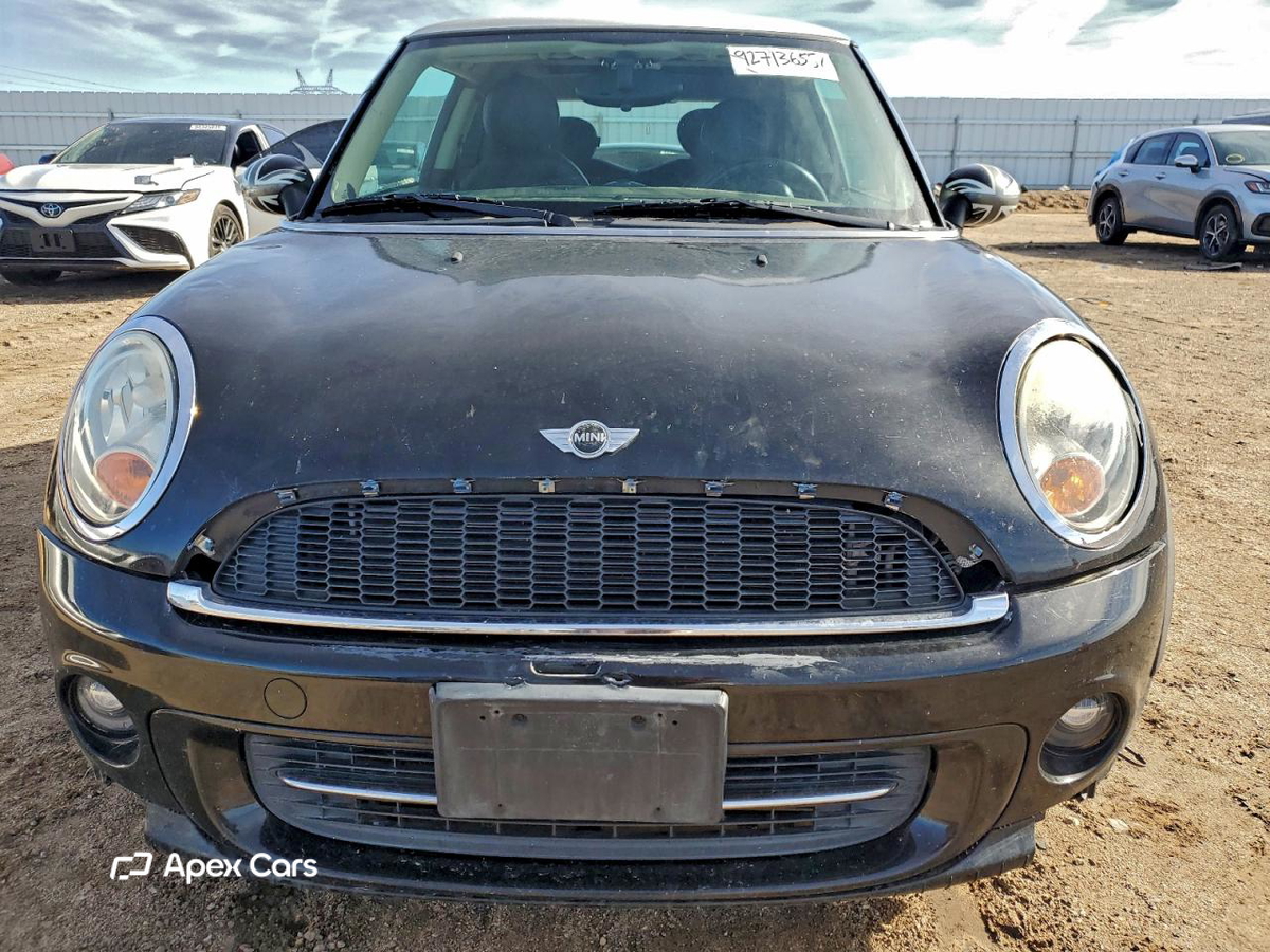 MINI Cooper 2011