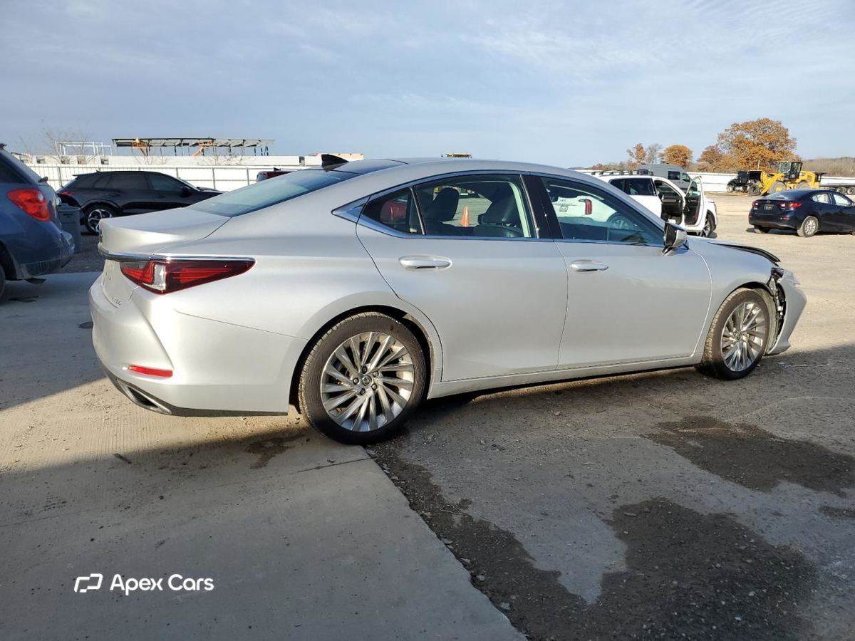 Lexus ES 2019