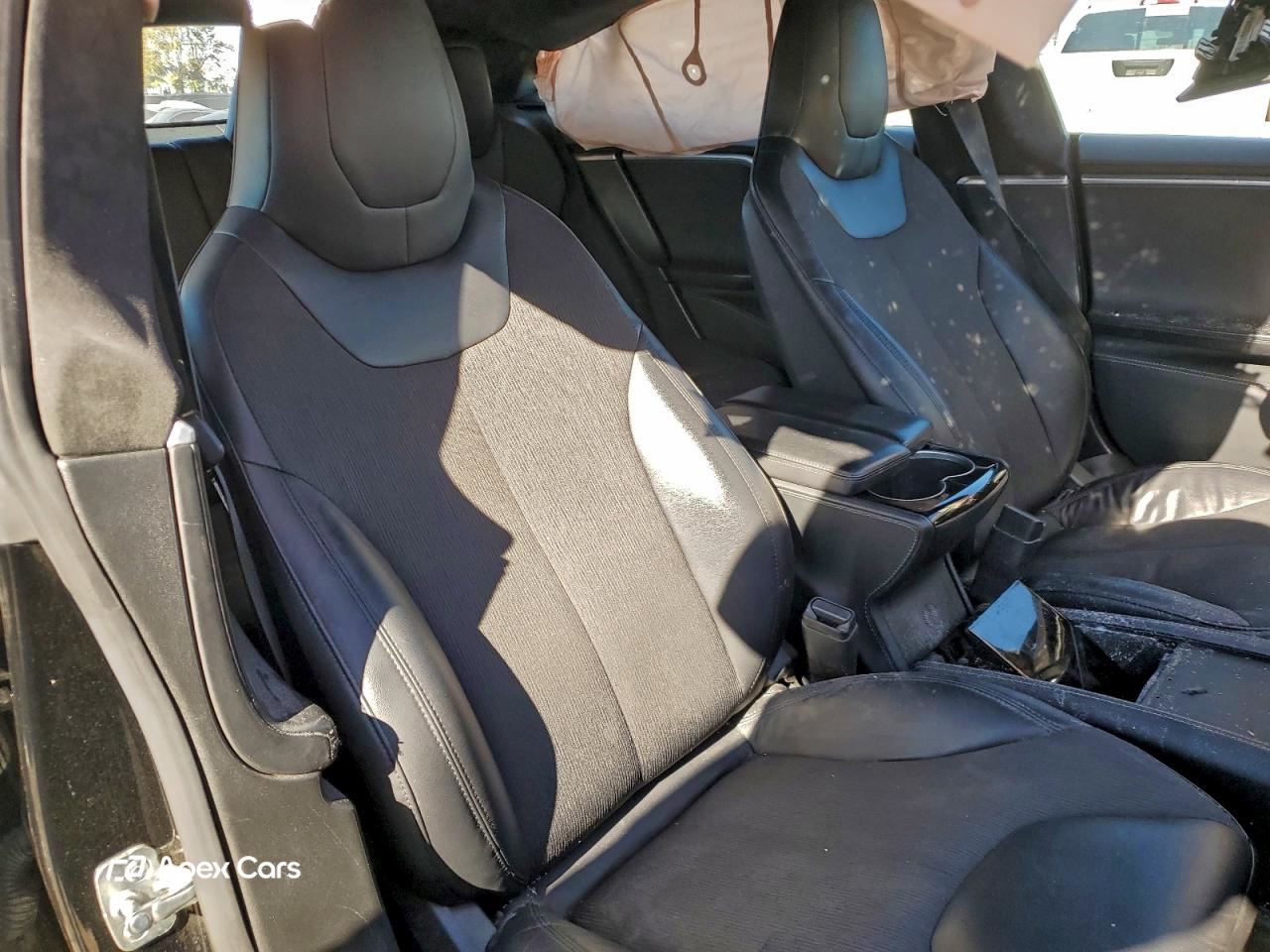Tesla Model S 2015
