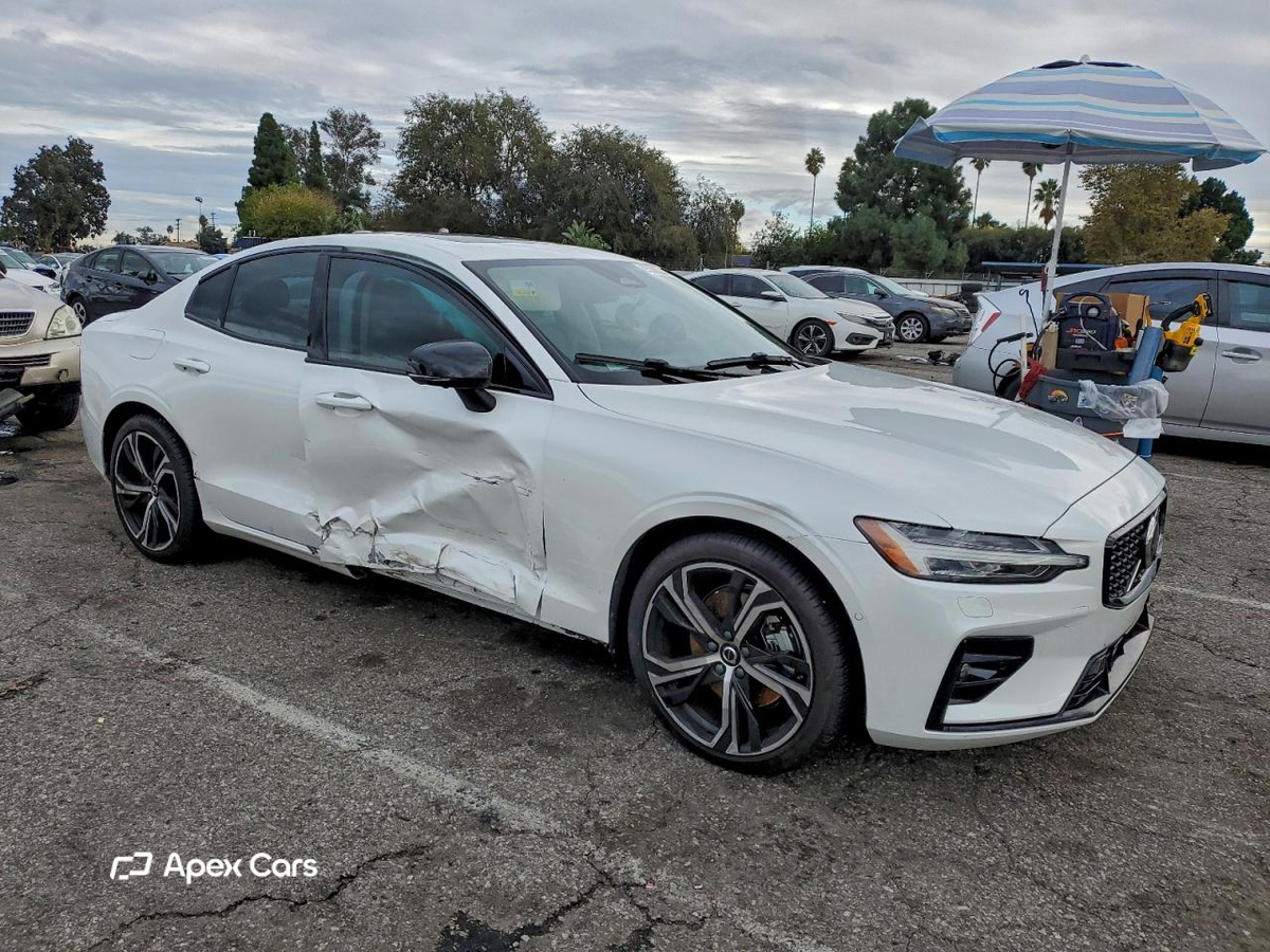 Volvo S60 2024