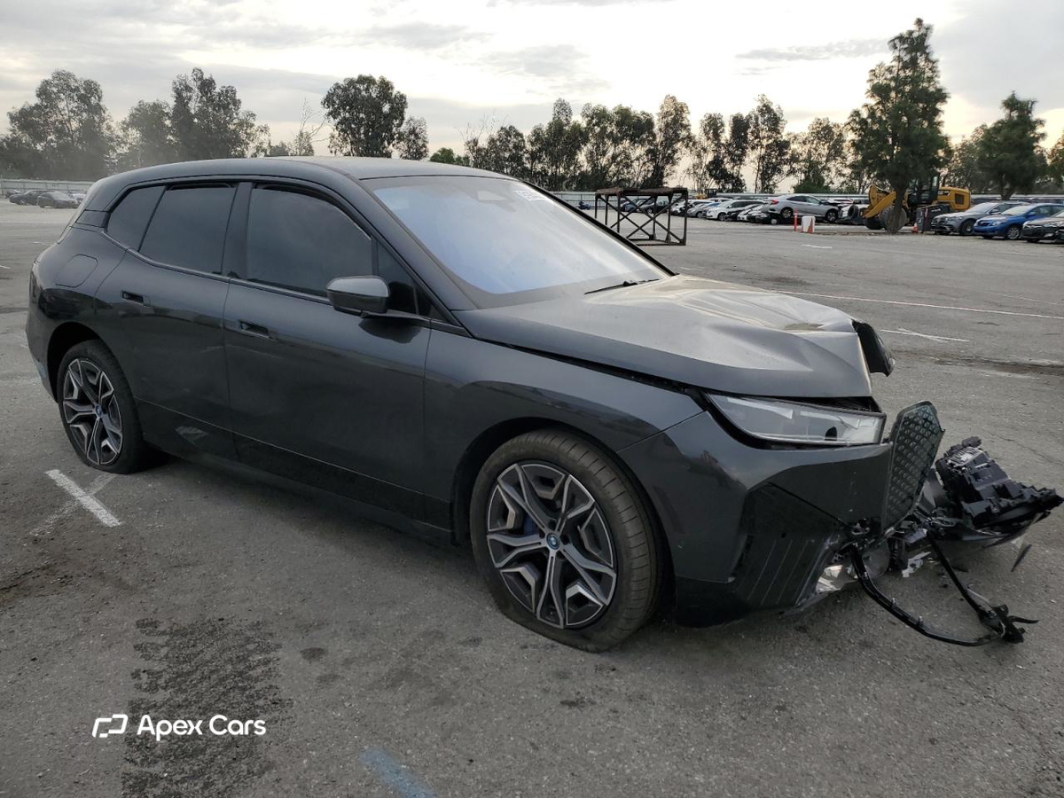 BMW iX 2025