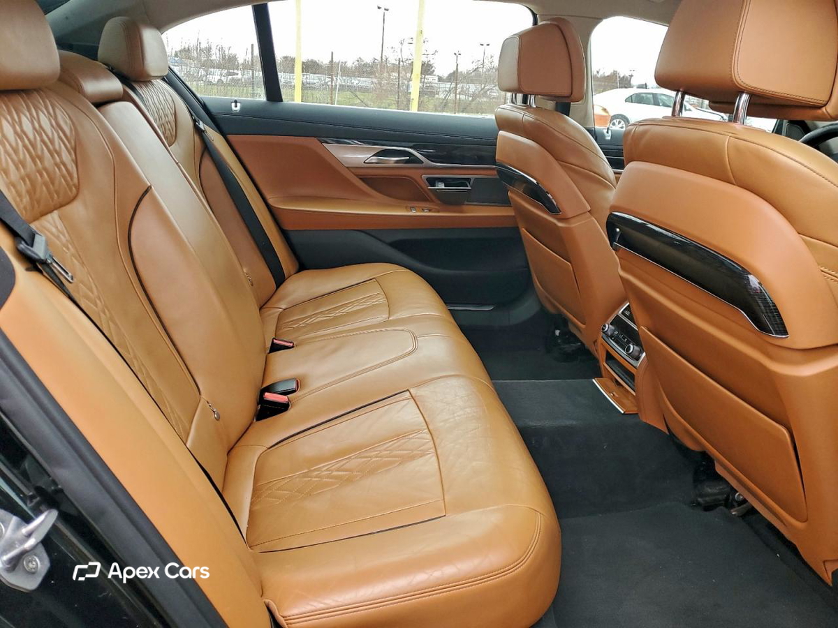 BMW Series 7 2016