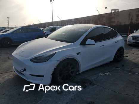 Tesla Model Y 2021 - Image 1 of 14