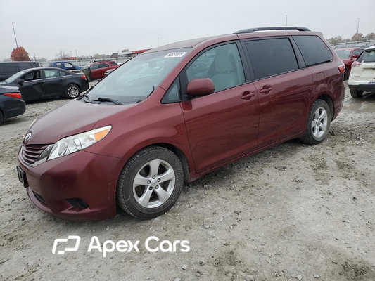 Toyota Sienna 2015 - Image 1 of 13