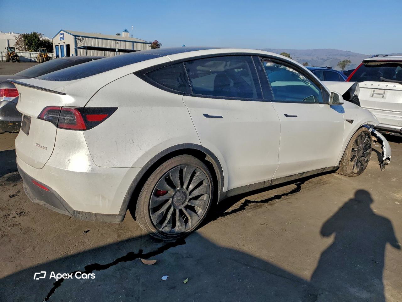Tesla Model Y 2025